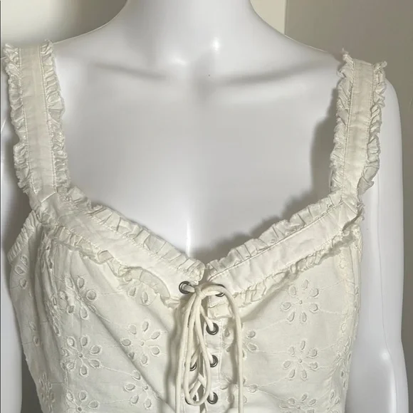 Urban Outfitters, Women’s Size Large White Eyelet floral Tank Top - Picture 3 of 7